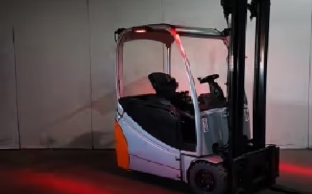 LED Forklift Lights That Reduce Dock Collisions