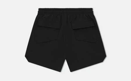 Embracing the Beauty of Autumn: Fashion, Nature, and Comfort