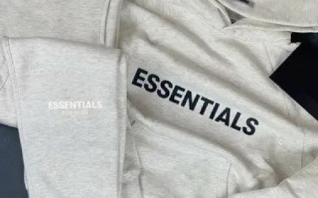 Essentials Hoodie – Iconic Style with Everyday Comfort
