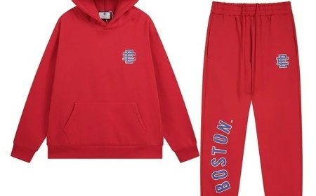 The Psychology of People Who Wear Matching EE Tracksuits